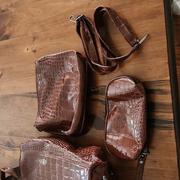 Harper and Hyde 3 piece purse - Picture 2 of 5